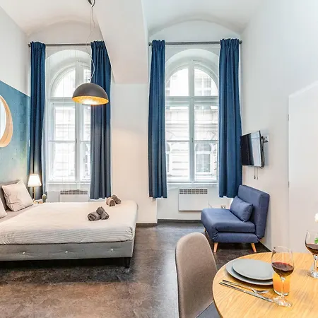 Apartment Old Town Riverside Loft Prag