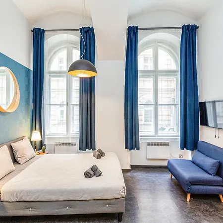 Apartment Old Town Riverside Loft Prag