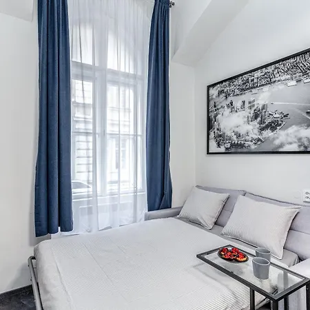 Old Town Riverside Loft Lejlighed